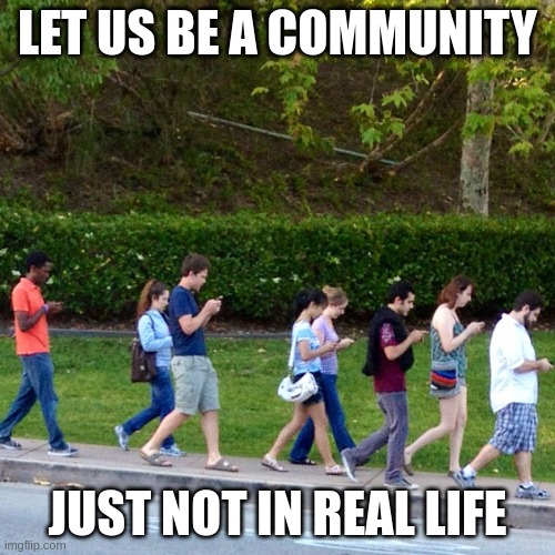 be-community-on-phone